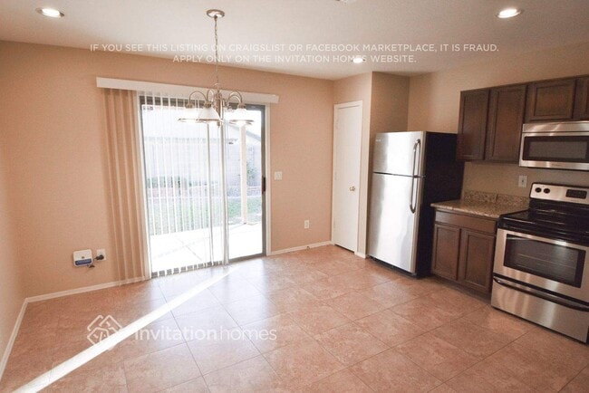Building Photo - 3021 W Running Deer Trl