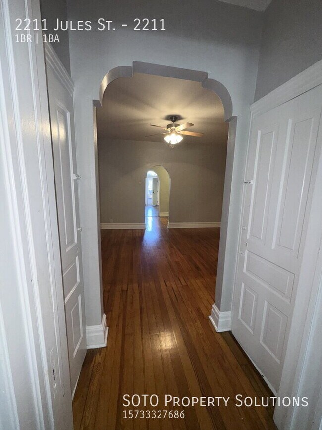 Foto del edificio - 2209-2211 Jules St