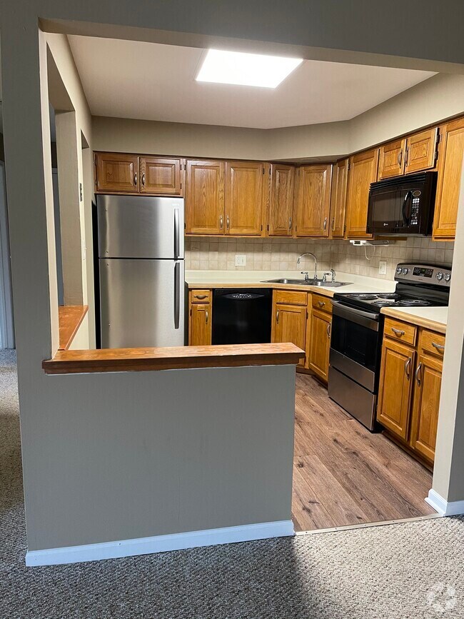 Lakeside Apartments under 800 Highland, IN 1 Rentals