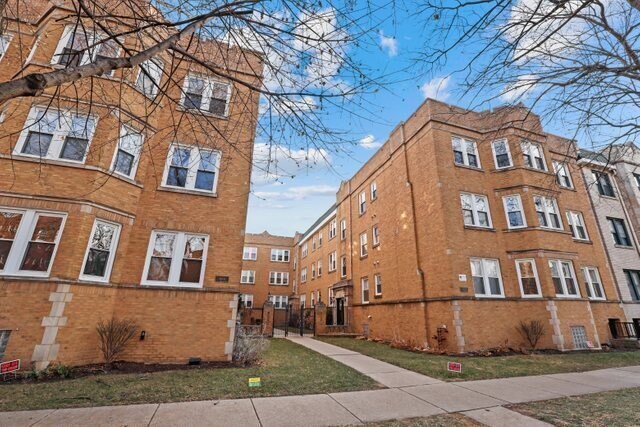 Building Photo - 4847 N Wolcott Ave
