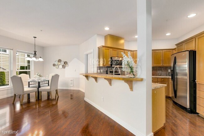 Foto del edificio - 3 br, 2 bath Condo - 22651 NE Alder Crest ...