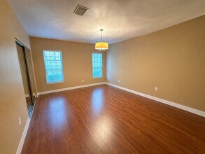 Building Photo - 17659 Red Oak Dr