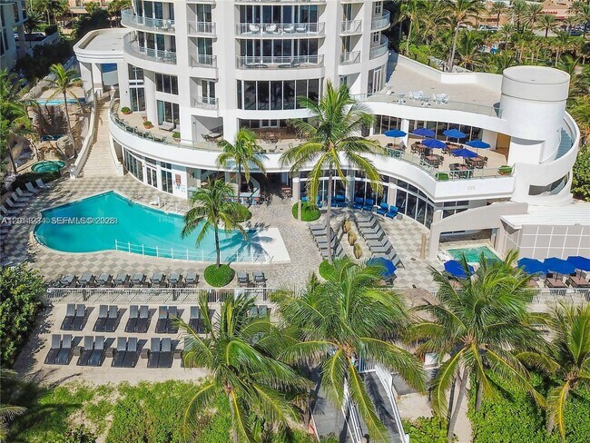 Foto del edificio - 17375 Collins Ave