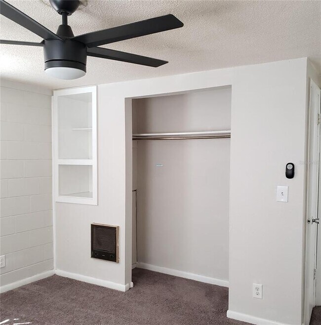 Foto del edificio - 9809 N 46th St