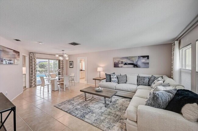 Foto del edificio - 10 Stone Mountain Blvd