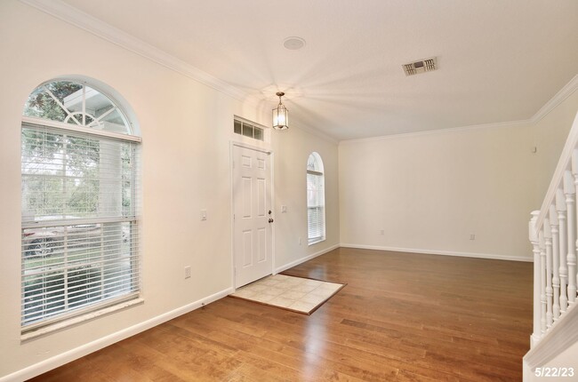 Foto del edificio - Lovely 4/2.5 Spacious Townhome with a Pati...