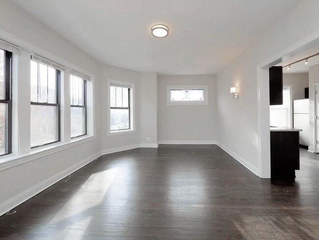 Building Photo - 3700 N Bosworth Ave