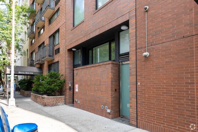 Building Photo - 147 Lexington Ave