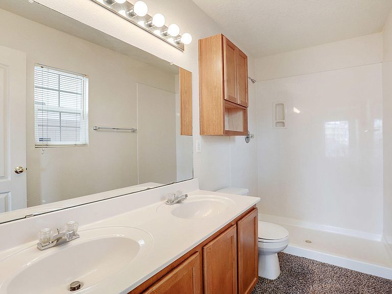 Foto principal - 9401 Desert Pine Ave SW