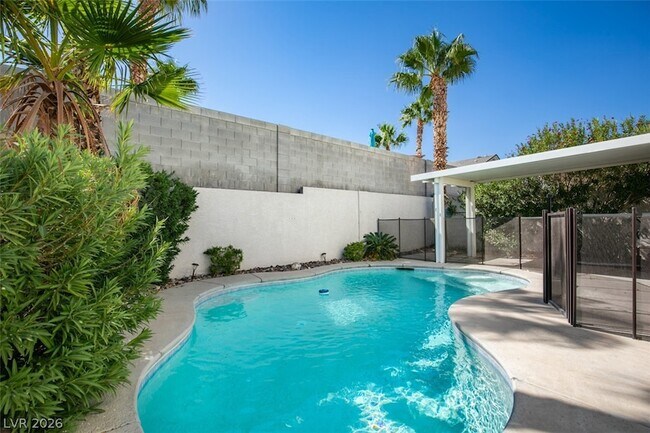 Foto del edificio - 9321 Copper Bay Ave