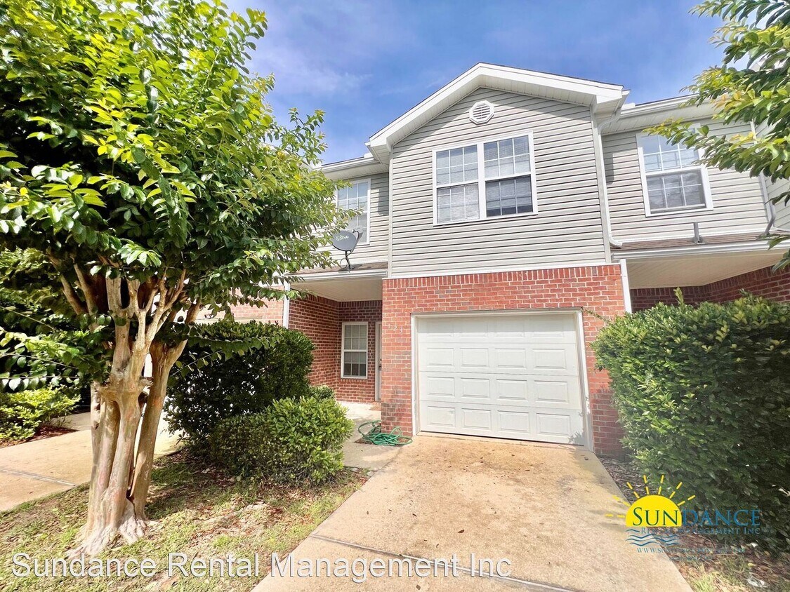 Primary Photo - 3 br, 2.5 bath House - 123 Tooke Street
