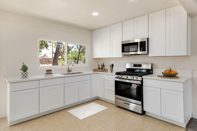 Foto del edificio - 7363 Sage Ave