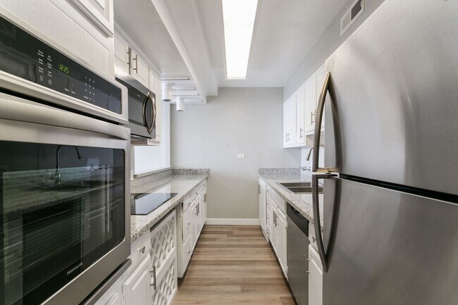 Foto del edificio - 66 Cleary Ct