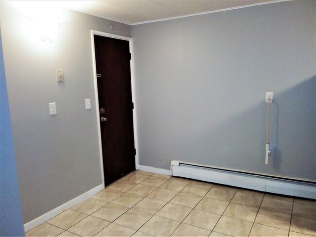 Building Photo - 18 Nelson Dr