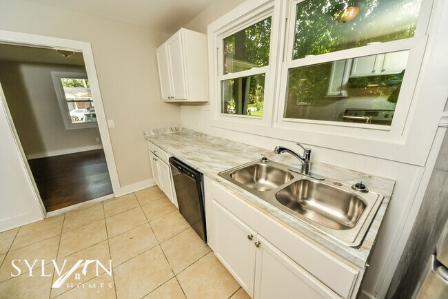 Foto del edificio - Updated 3 bedroom rancher!
