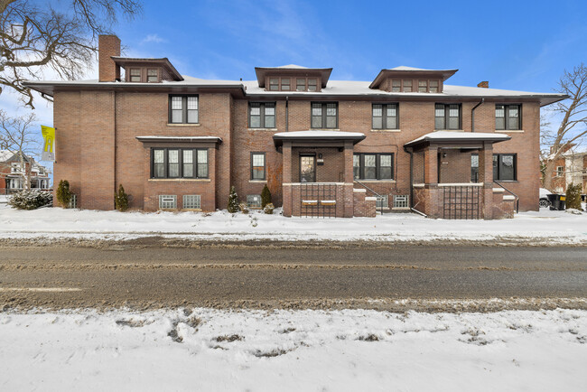 Building Photo - 10115 E Vernor Hwy