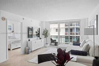 Building Photo - 6917 Collins Ave