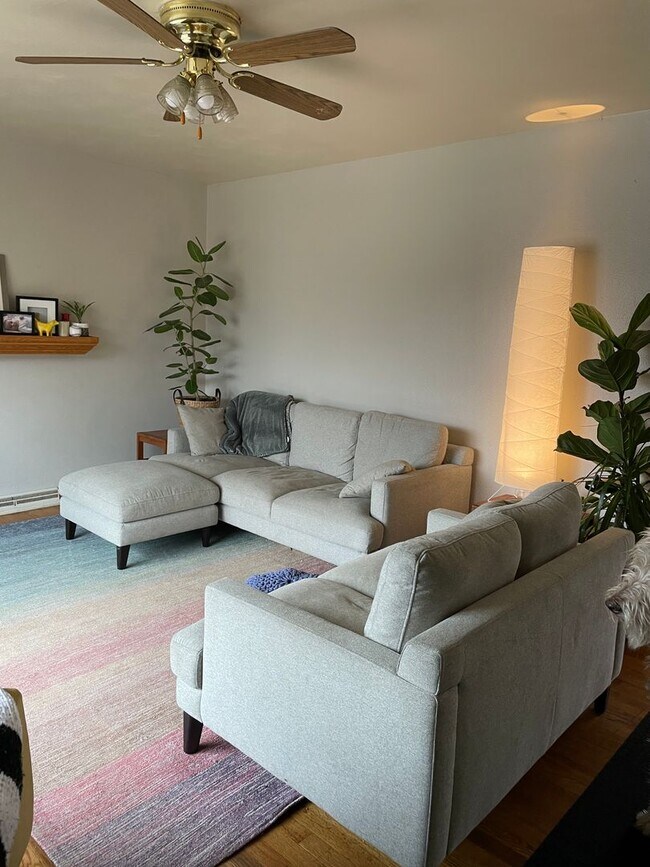 Building Photo - 390 S 36th St