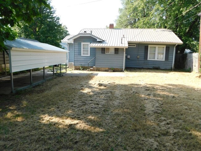 Building Photo - 2 Bedroom Home in El Dorado