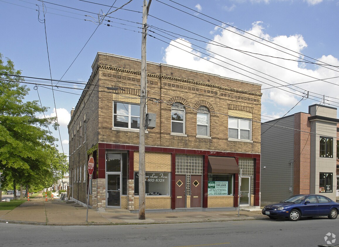 Building Photo - 2700 Macklind Ave