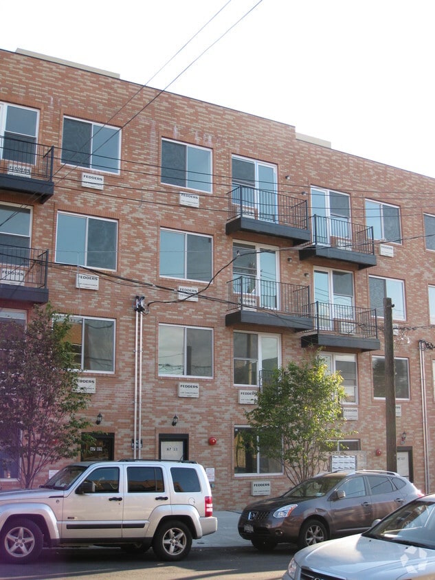 Building Photo - 67-11 Austin St