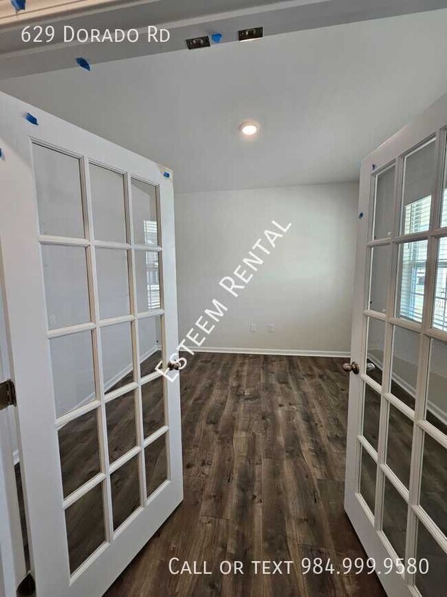 Foto del edificio - 629 Dorado Rd