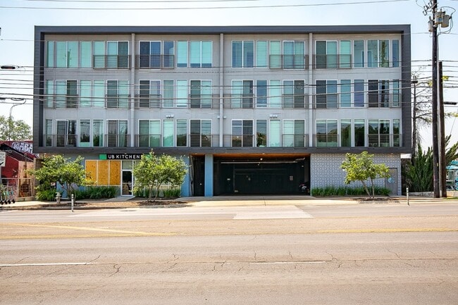 Building Photo - 3114 S Congress Ave