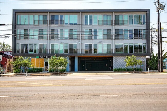 Foto del edificio - 3114 S Congress Ave