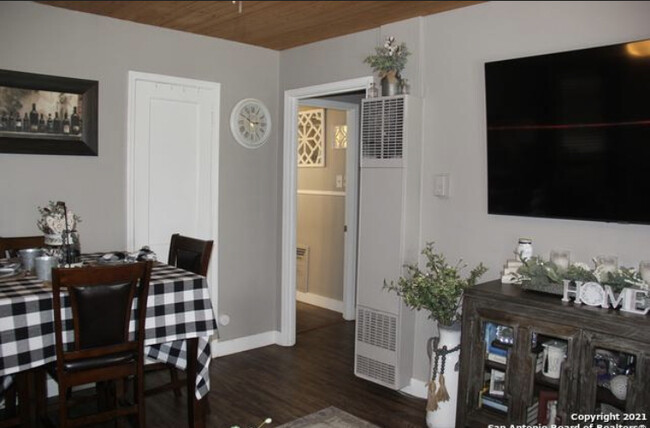 Foto del edificio - 439 Cravens Ave