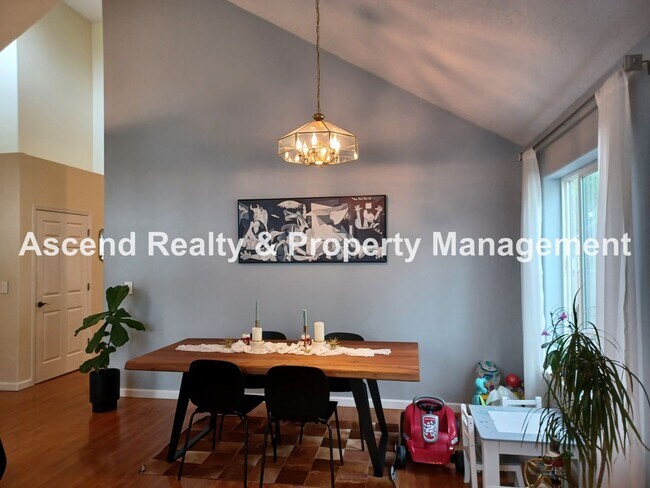 Foto del edificio - Woodhaven Sherwood Magical One Level Home ...