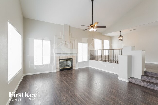 Foto del edificio - 7208 Golden Falcon St