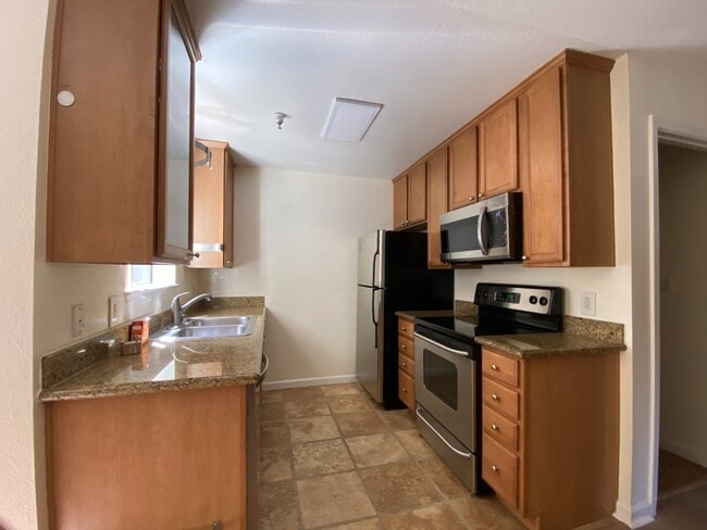 Building Photo - Spacious 1-Bedroom Condo in Prime Sunnyvale Location