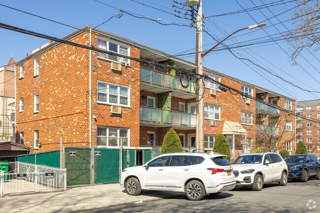 Foto del edificio - 2632 E 21st St