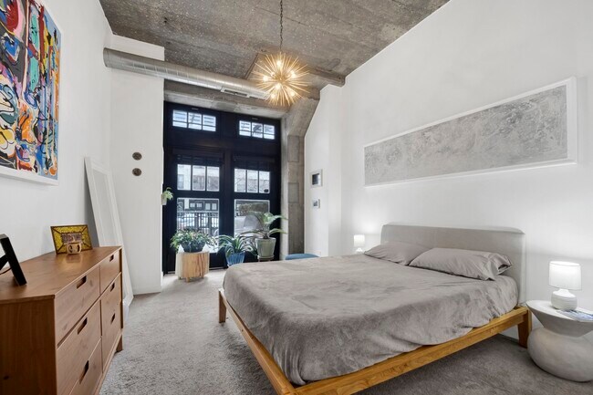 Foto del edificio - 1151 W 15th St