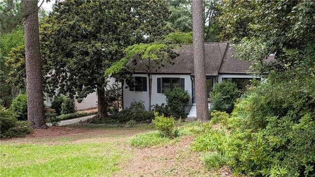 Foto del edificio - 4300 Rickenbacker Way NE
