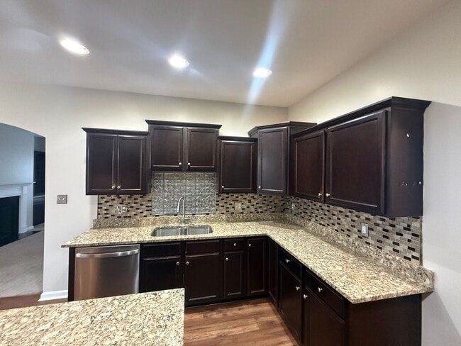 Foto del edificio - 5 bedroom, 4 bath House