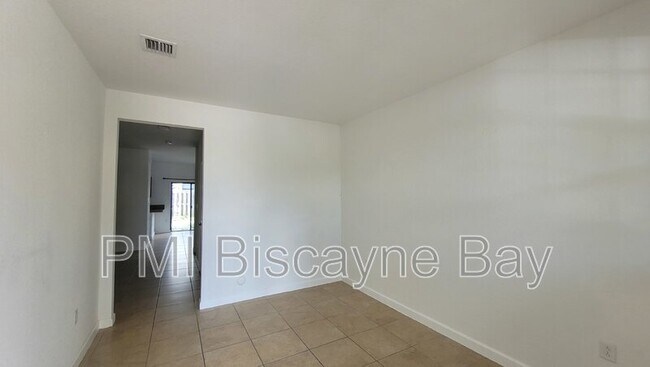 Foto del edificio - 3401 SE 1st Ct