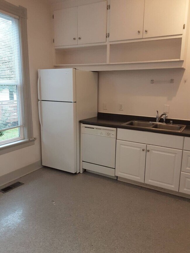 Foto del edificio - 511 E Chestnut St