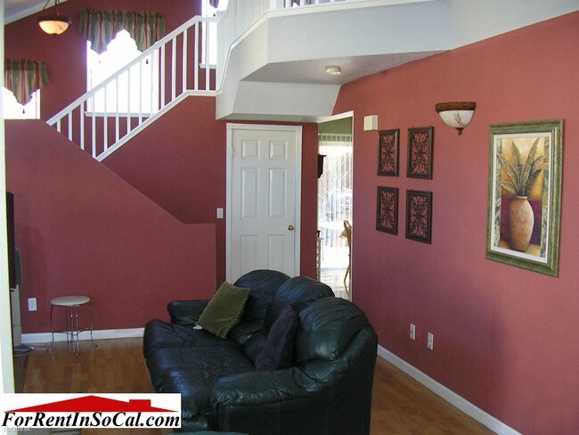Foto del edificio - 521 S Marigold Ln