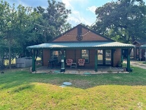 Building Photo - 1102 Minnie Dr
