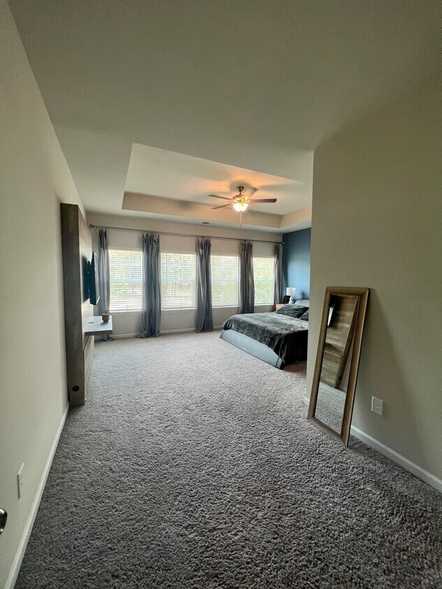 Master bedroom - 218 Piedmont Cir