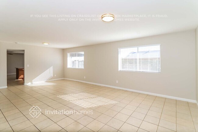 Building Photo - 4709 W Paradise Ln