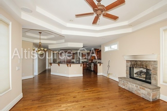 Foto del edificio - 1052 Lake Pointe