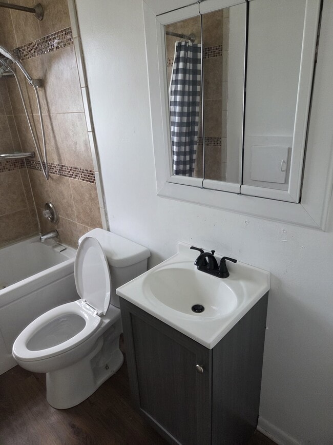 Building Photo - 300 W Burnham St