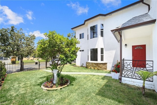 Building Photo - 1372 Carmona Ave
