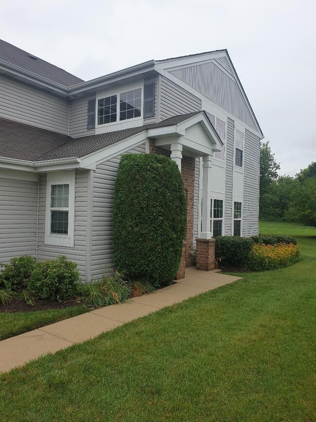 Building Photo - 28121 Sonoma Pass