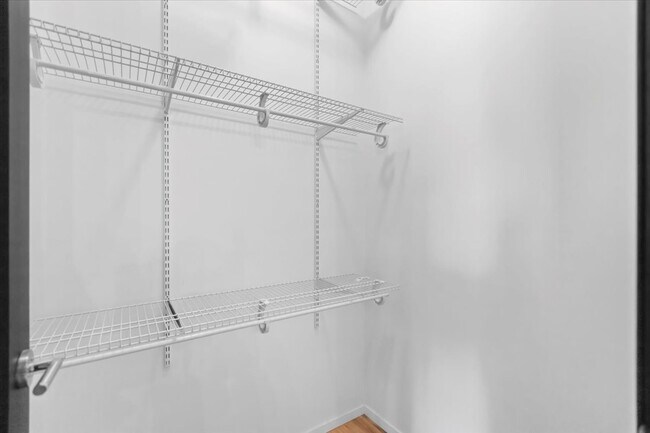 Foto del edificio - 1734 N California Ave