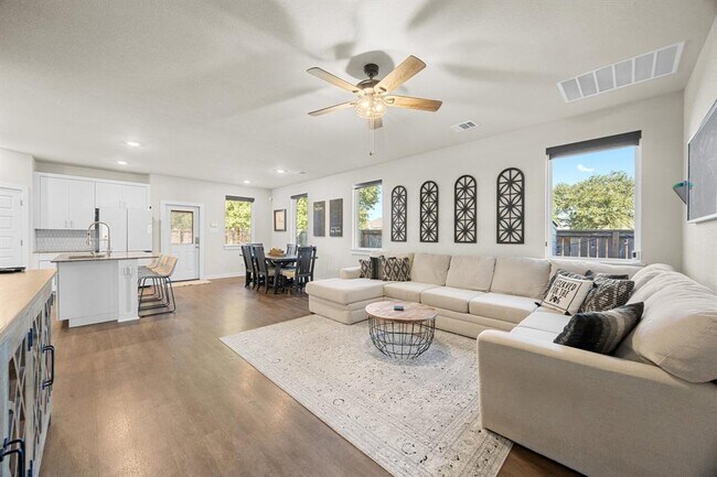 Foto del edificio - 2809 Stone Branch Dr