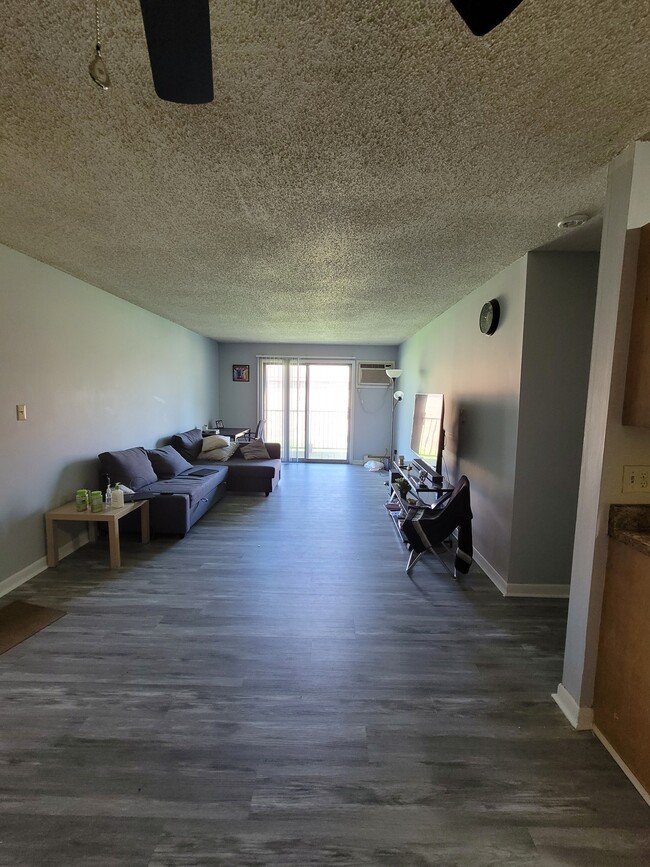 Building Photo - 1805 Seven Pines Rd