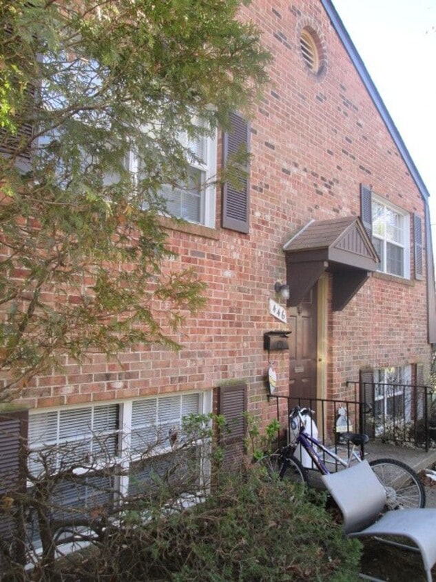 2 Bedroom 1 Bath Townhouse - 2 Bedroom 1 Bath Townhouse